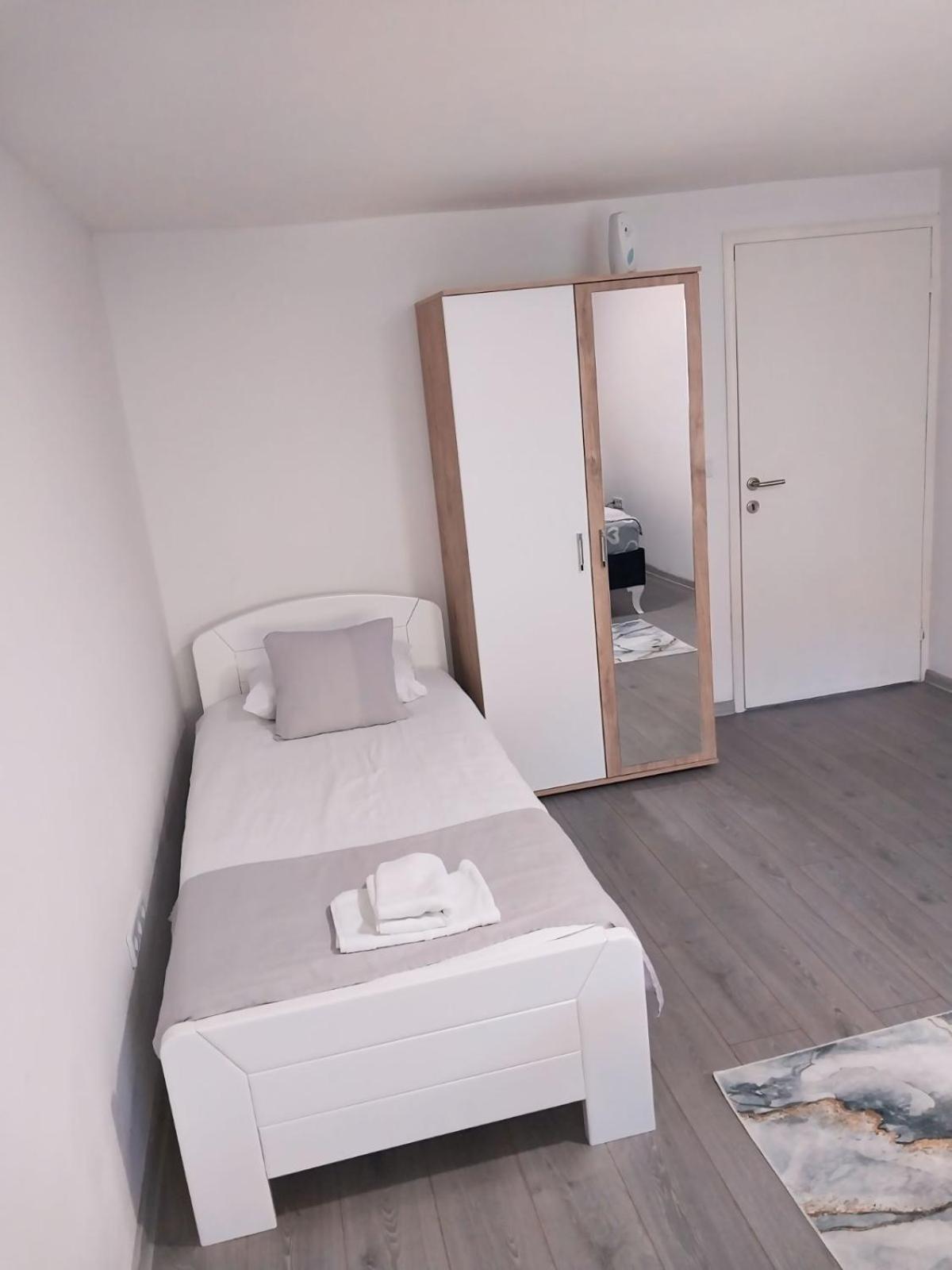 Ajla - Free Parking Apartment Sarajevo Luaran gambar